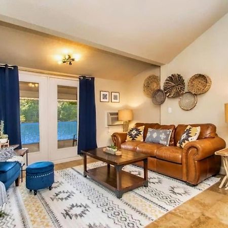 Boho Lakefront Condo With Stunning Views! Hawes Екстер'єр фото